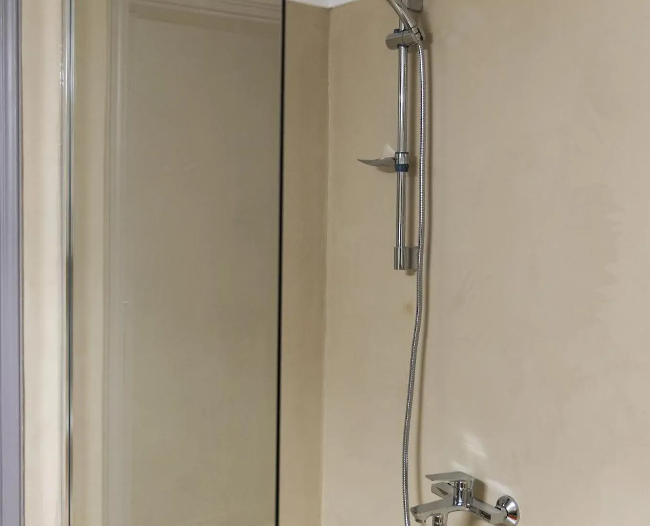 Big Stylish 2Br Apt City Views 3 Min Walk To Sea سالونيك شقة