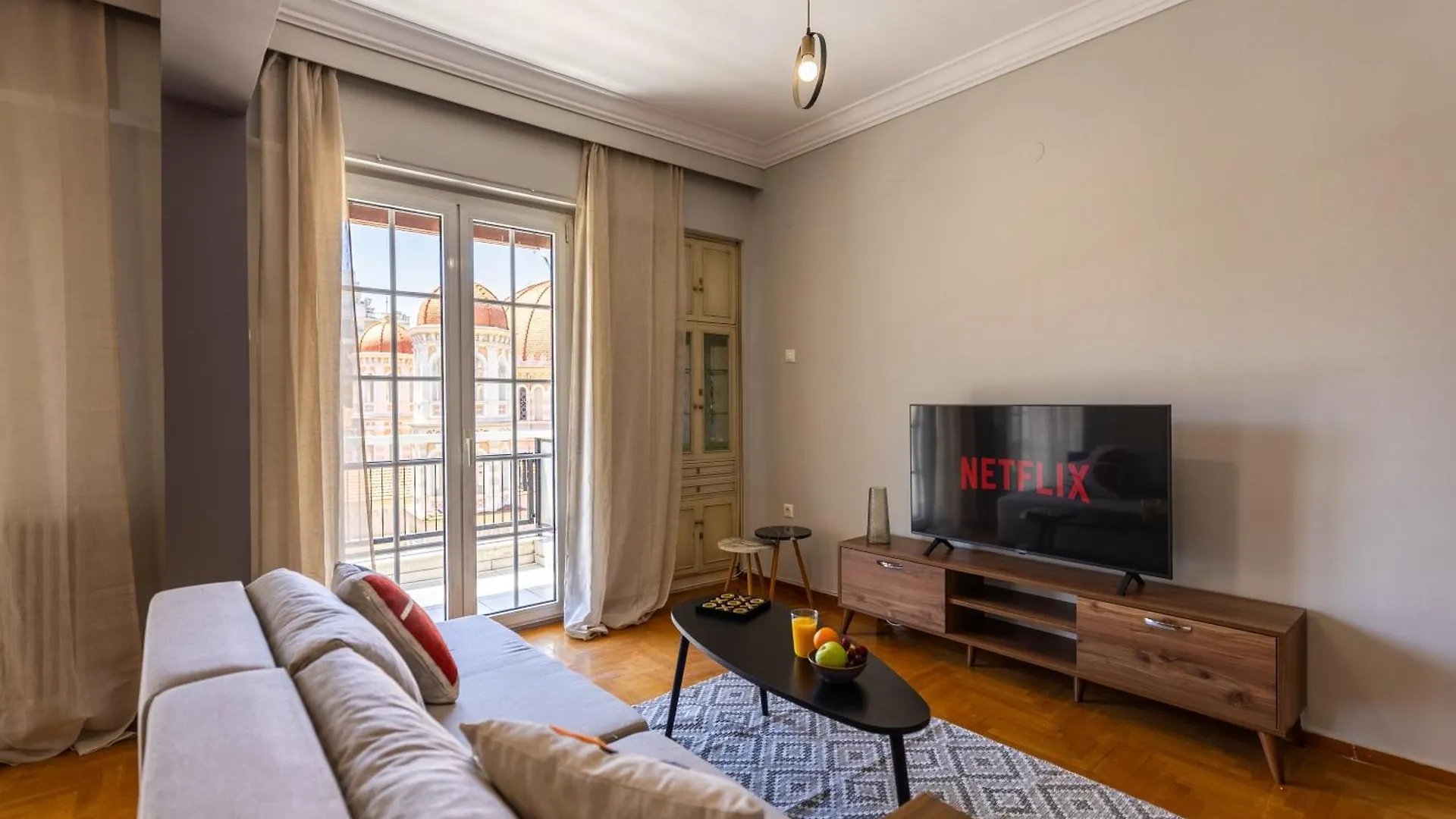 Big Stylish 2Br Apt City Views 3 Min Walk To Sea سالونيك